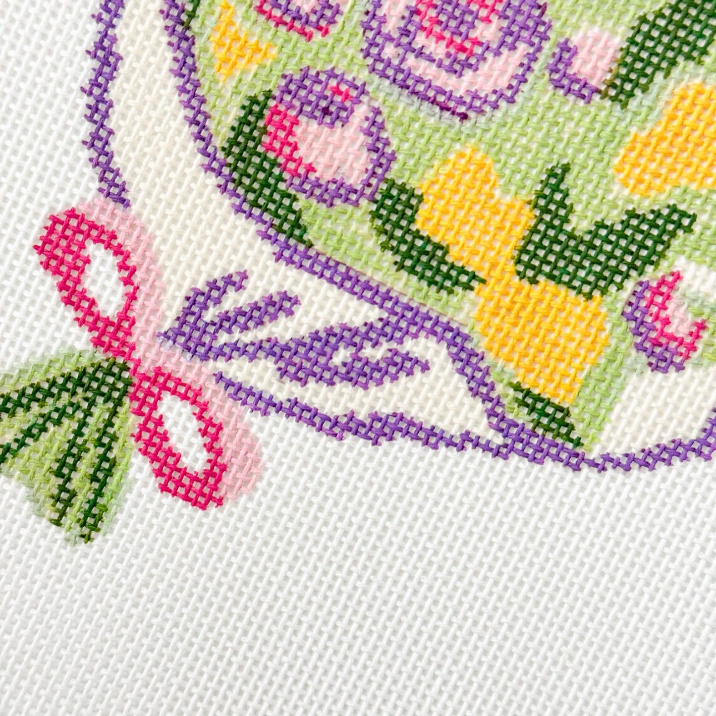 Wholesale Exclusive Flower Bouquet 18 Mesh Hand Painted Needlepoint Canvas 4”