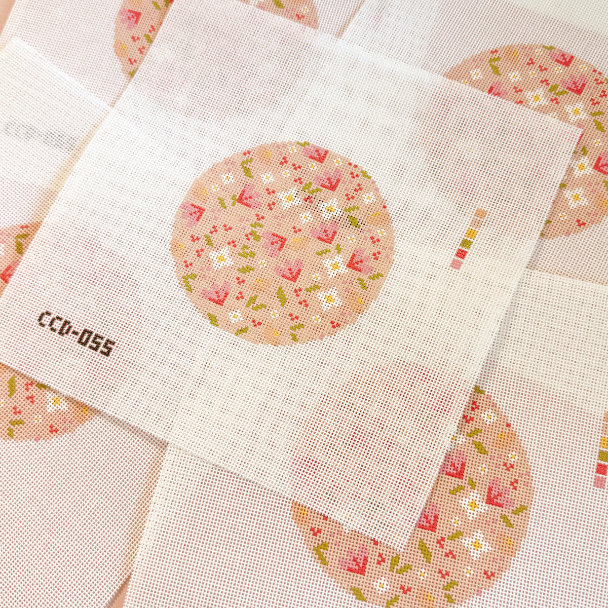 Minimal Flower 4” Round Needlepoint 18 Mesh Canvas, Trendy Needlepoint Canvas