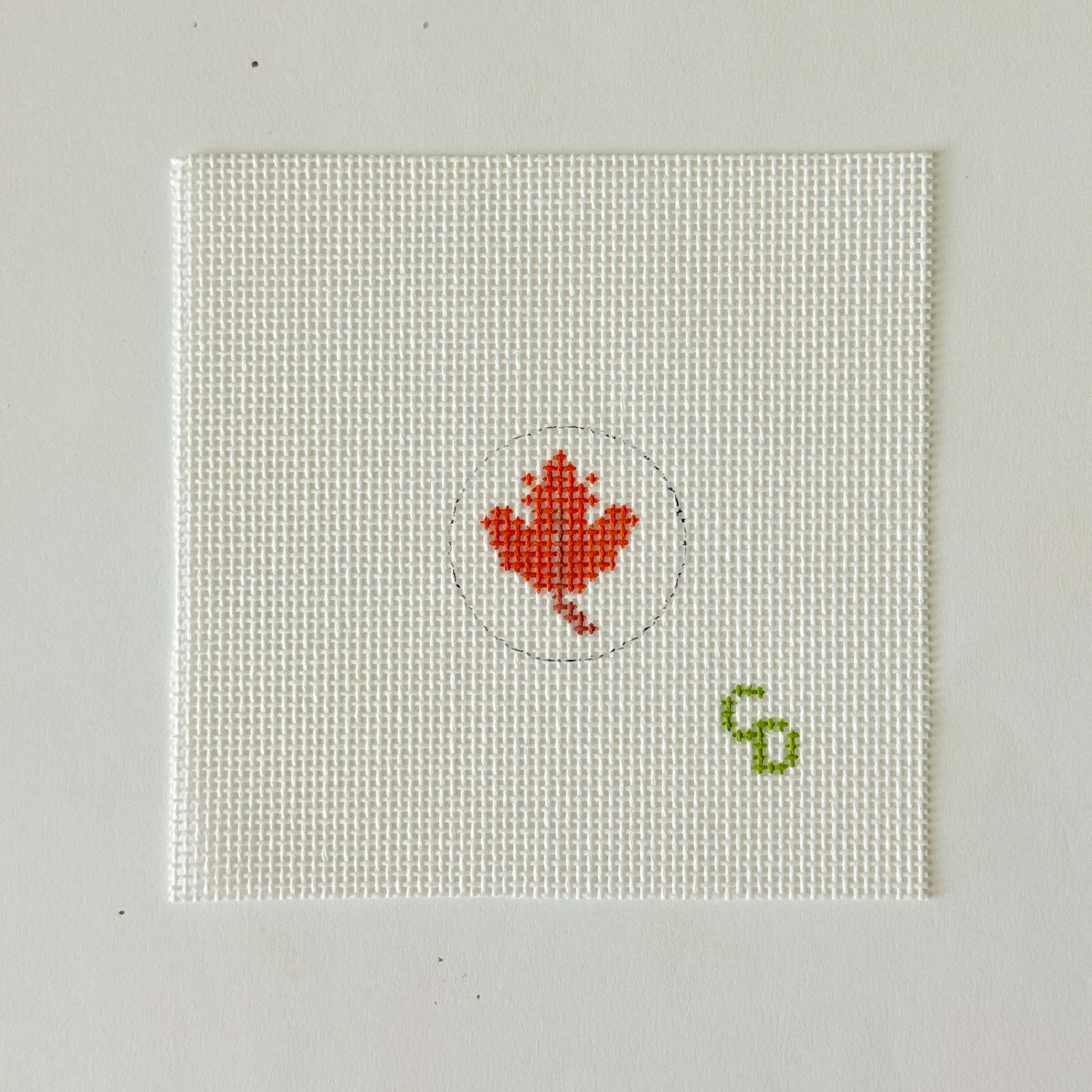 Mini 1” Round Fall Leaf Needlepoint Canvas, 18 Mesh, Mini Needlepoint Fall Canvas